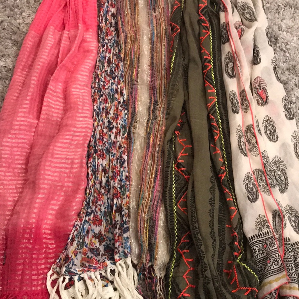 Scarf lot Maurices & American Eagle